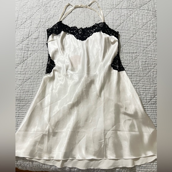 New Verge girl - lace trim backless slip dress in white Size 8 - Picture 11 of 15